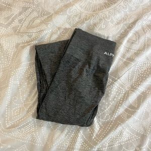 Alphalete Amplify Powder Grey Seamless Scrunch Leggings
